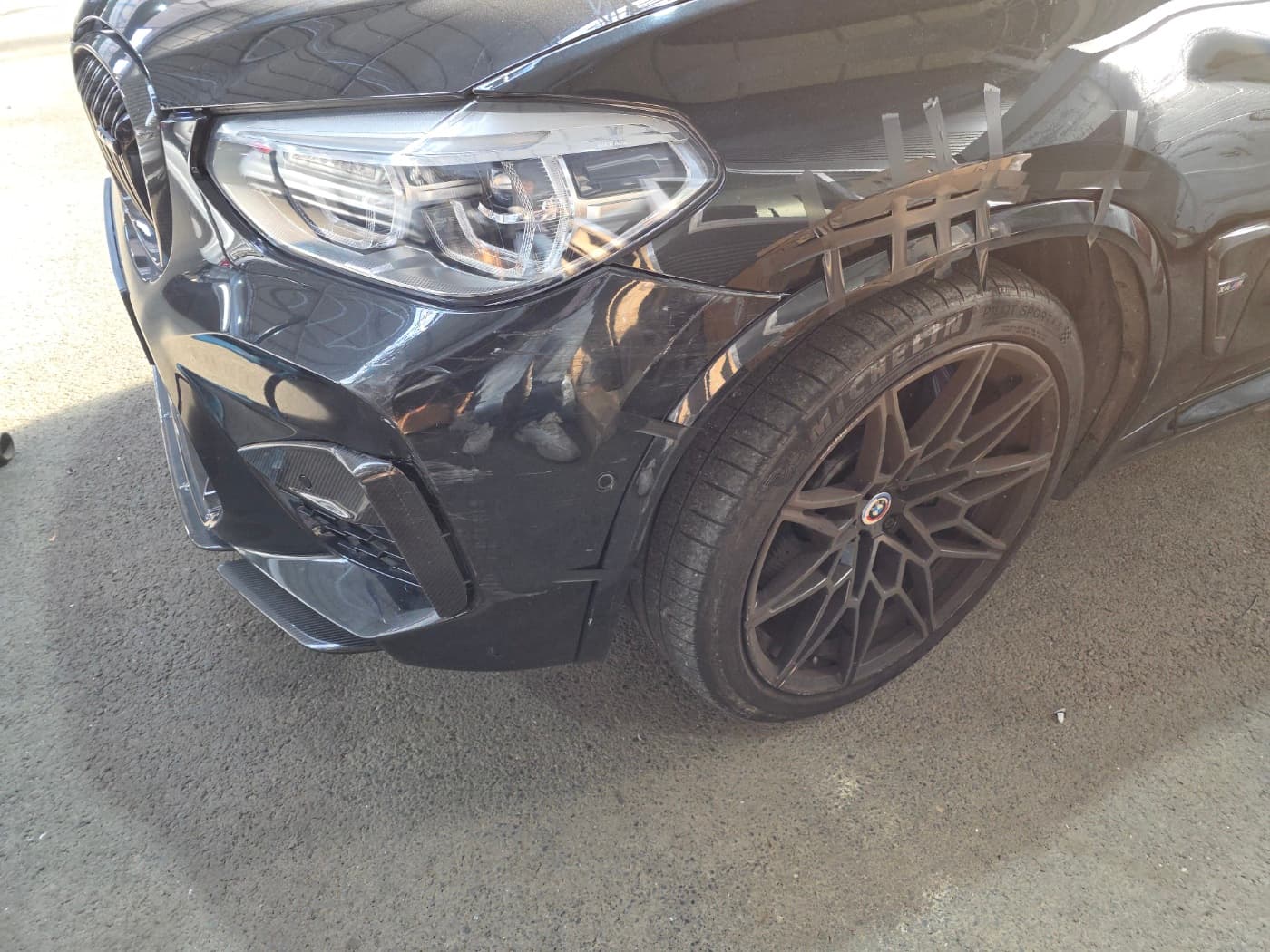 BMW X4M  사고수리+다크골드 휠도색